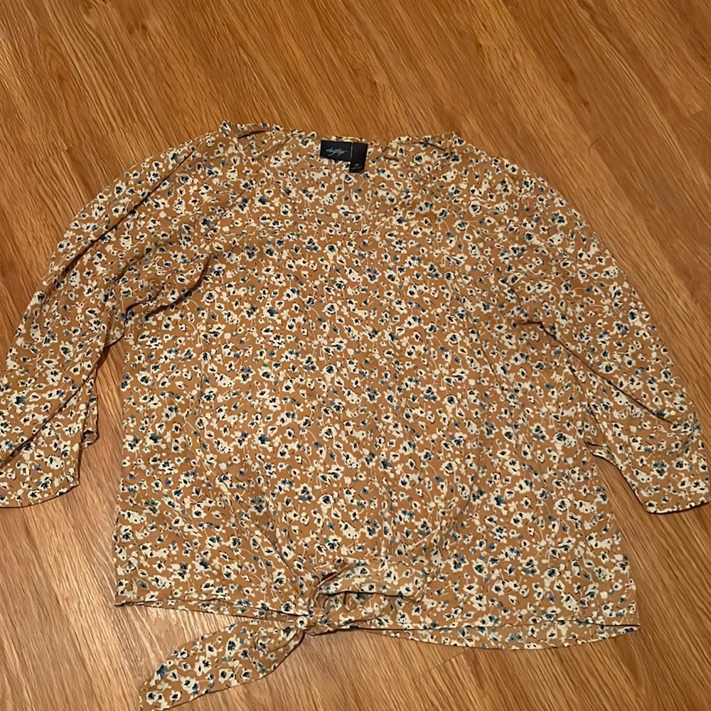 Day trip top size medium